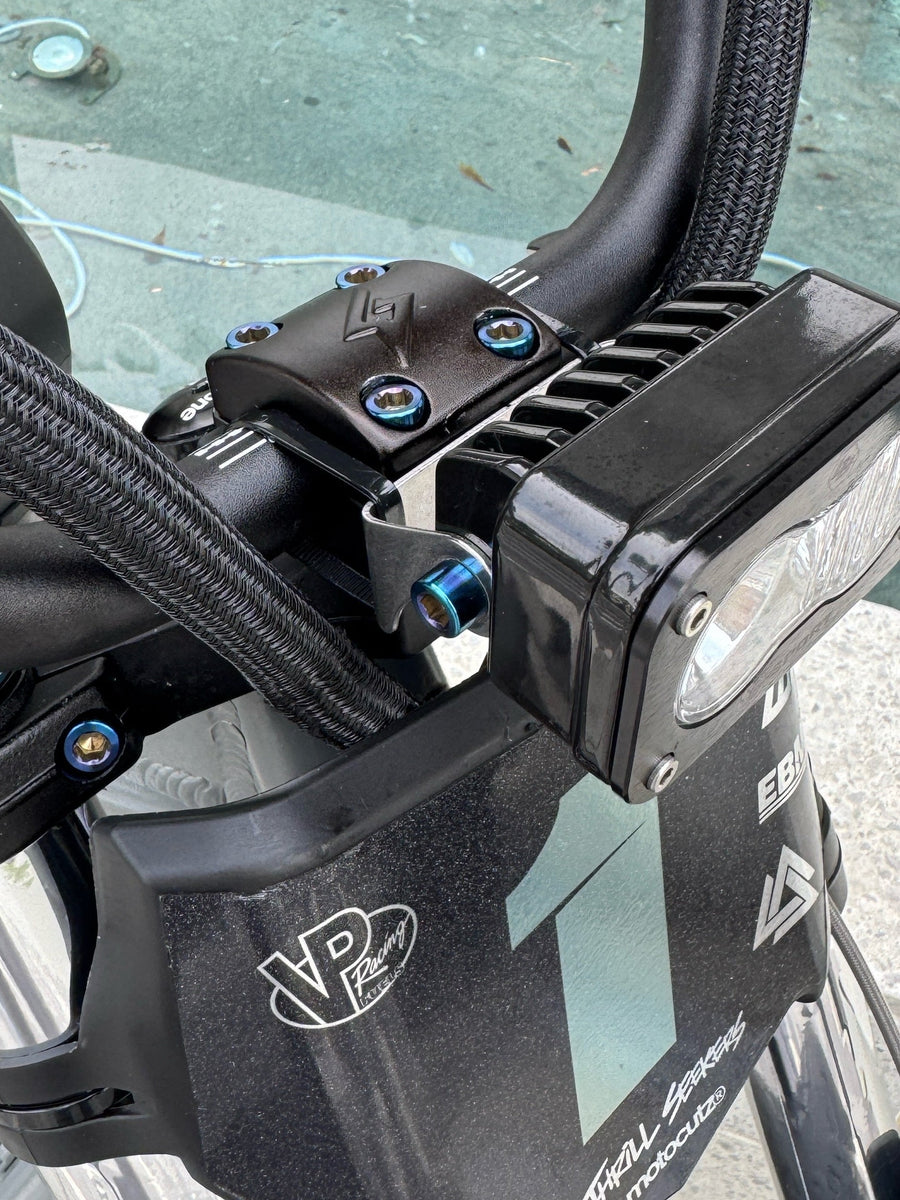 Baja Mount Bolts (2pc)